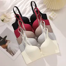 無痕デザインの女性用ブラジャー【下垂防止・セクシー・着心地抜群】