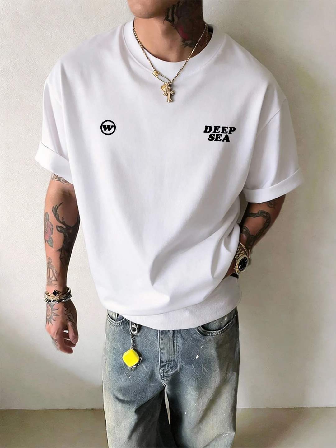 メンズ半袖Tシャツはどう選ぶ？コットン100%のクリーンフィットデザインが夏の日常を救う