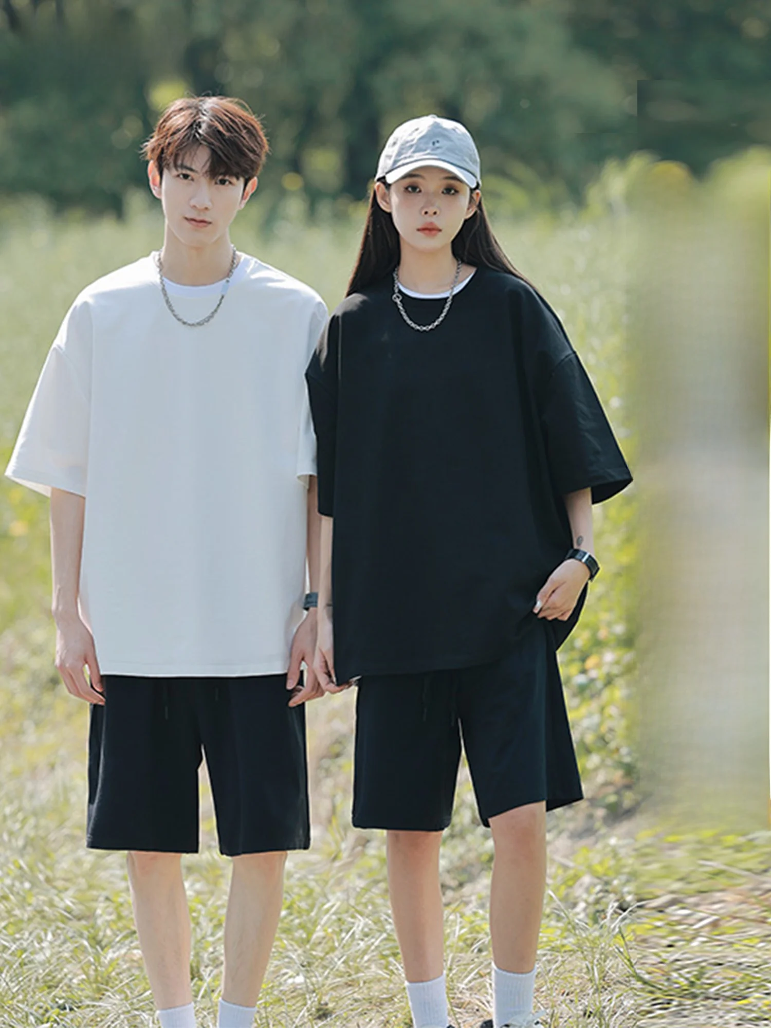 オーバーサイズTシャツとショートパンツのベストな選び方は？3選で実際の生活に即したカジュアルスタイルを実現