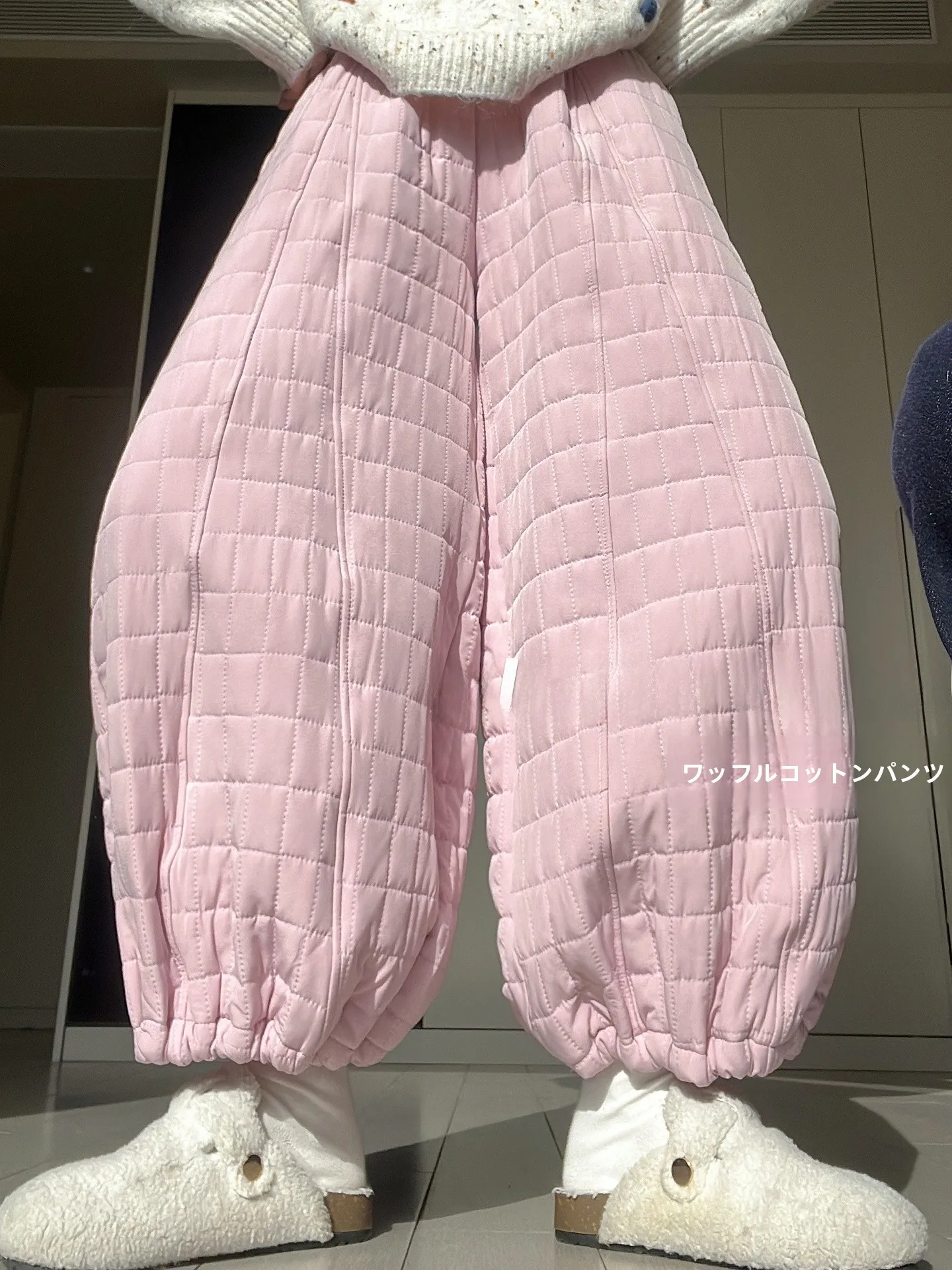 バルーンアンクルパンツの取り入れ方は？4選で着こなしの幅を広げよう