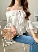 美しいデザインの2Wayオフショルダー上衣【不規則なフリル・透け感あり】