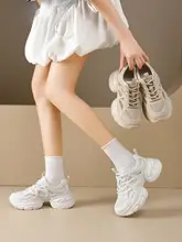 通気性メッシュの厚底スニーカー【白・カジュアル・女性用・快適な履き心地】