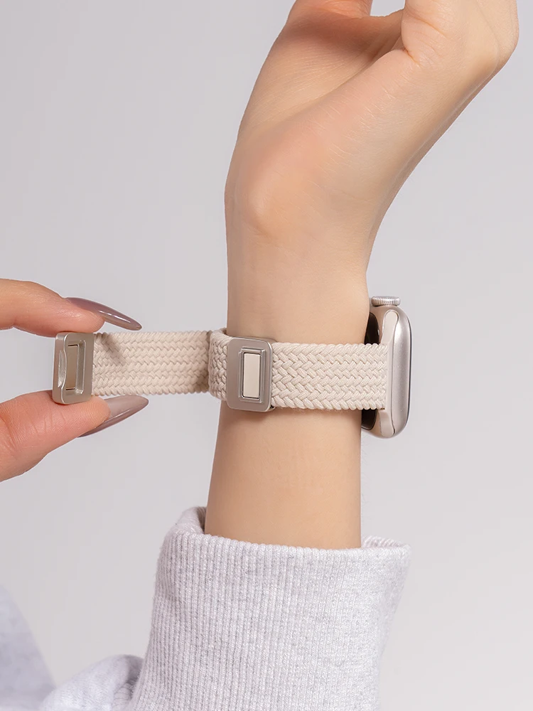 AirPods と Apple Watch で過ごす日常を彩る、その鍵は「表帯」にあり？