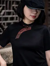 中式デザインのブラックコットンニットシャツ【ショートスリーブ・スタンドカラー・シルクサテンとのコンビ】