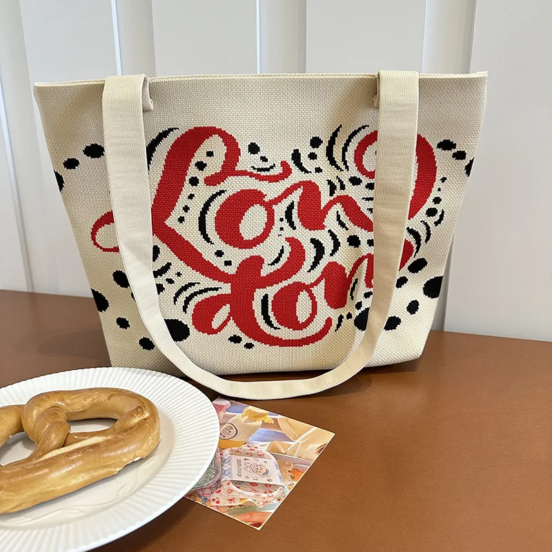 1泊旅行用の軽いトートバッグはどれがおすすめ？