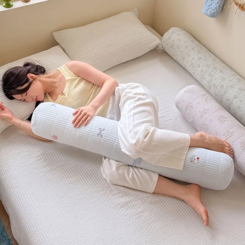 妊娠中抱っこに最適なひんやり感の円柱型枕：厚手・  洗える・腰当て用の使い方と効果