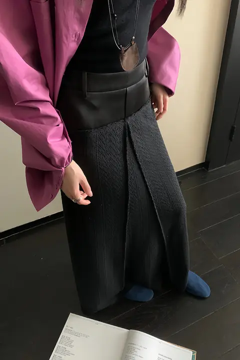 黒の切り替えデザイン フィッシュテールスカート【高腰・秋用・レトロ・ミディ丈】