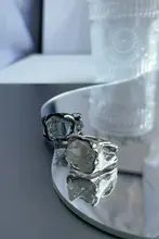 不規則なデザインの仮水晶の高級感リング【ユニセックス・シンプル・カップル向け】