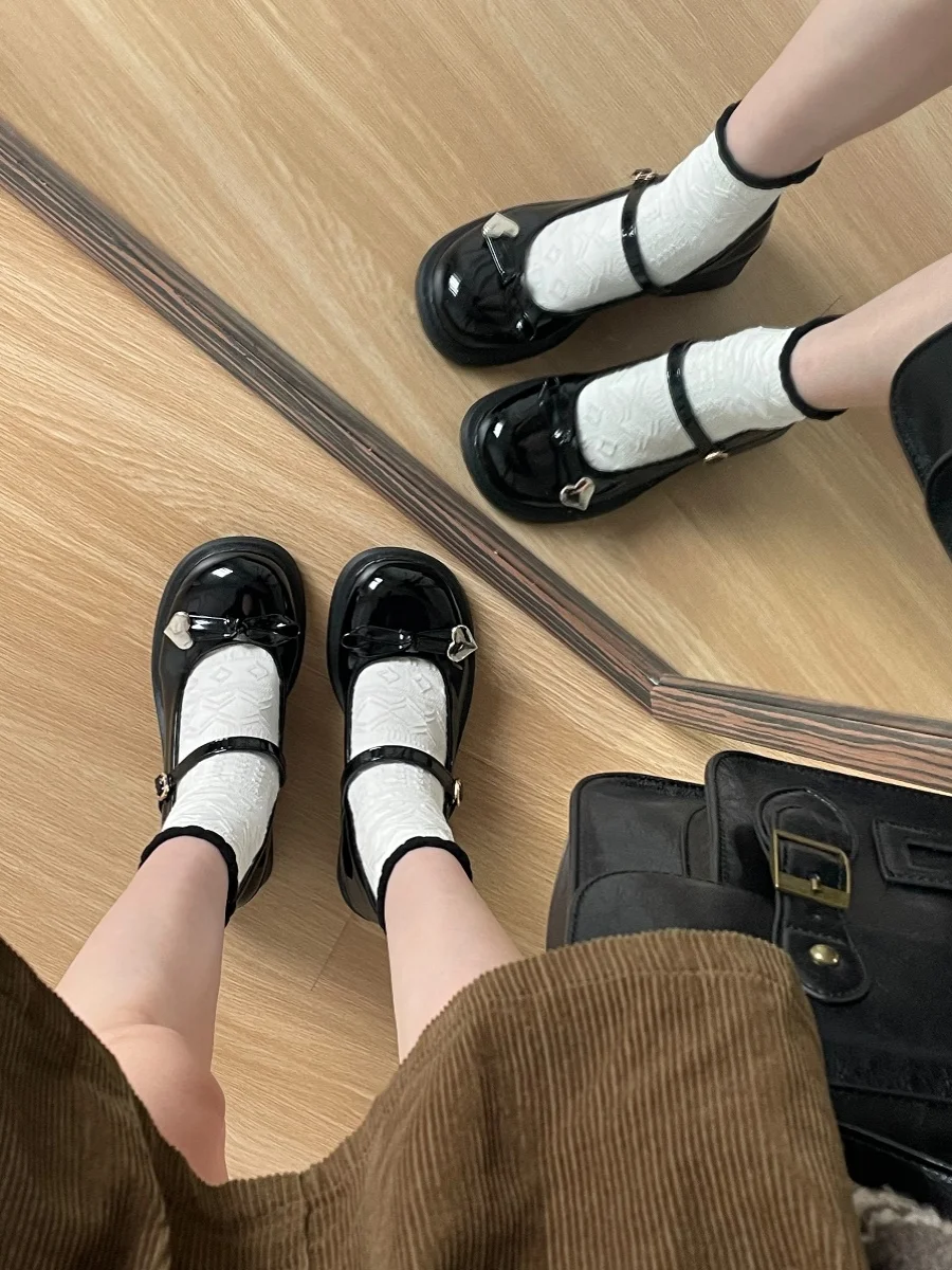 5センチヒールパンプス マリージェン風ブーツ：中跟3〜5cmの カジュアルデザインと浅口構造の実用性