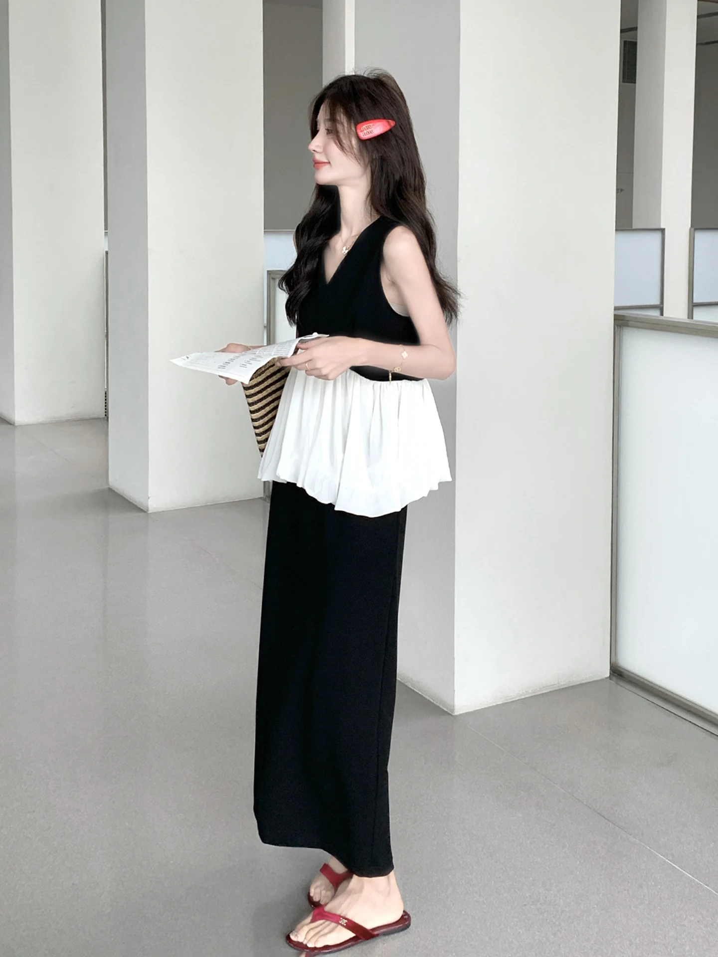 黒のスカートとトップスの組み合わせで失敗しない夏コーデは？