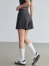 通気性の良いスポーツショートパンツ【女性用・フィット・ランニング・速乾・トレーニング用】（セットアップ対応）