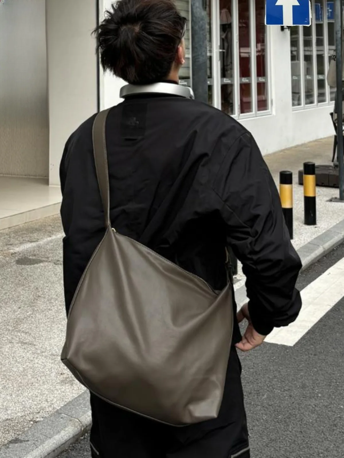 シンプルなデザインのレトロ風トートバッグ【通勤・大容量・男女兼用】