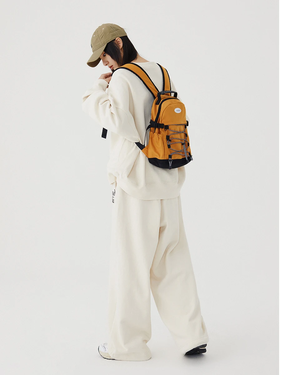 日中の移動に欠かせない「daypack」は、本当に必要なのか？