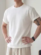 Tシャツ メンズ 半袖 クルーネック ウェーブテクスチャー 背面レザーパッチ セットインスリーブ ジャストフィット 通気性 快適 夏用 カジュアル「LUUD」