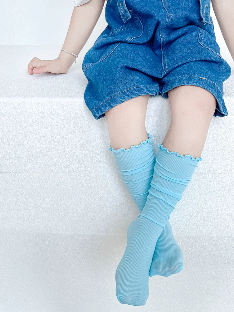 夏用薄手カラフルロングソックス　3歳から9歳の女の子に最適な涼しさとデザイン