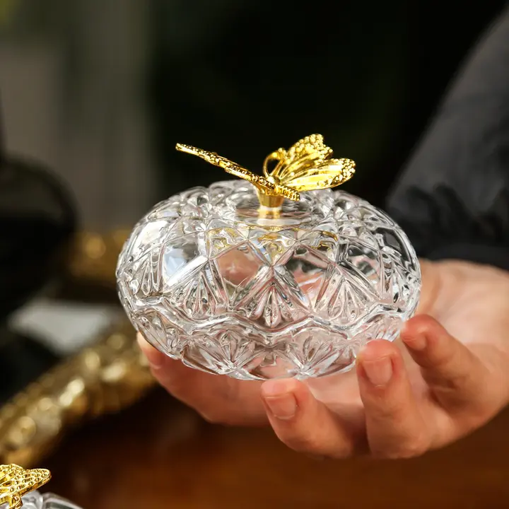 ガラスジャー 蓋付き エンボス加工 透明 ヨーロピアン風 指輪 ネックレス アクセサリー収納 ジュエリーボックス 小物入れ キャンディジャー 保存容器