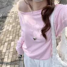 柔らかなコットン素材のオフショルダーロングスリーブTシャツ【ゆったりフィット・秋用・斜め肩デザイン】