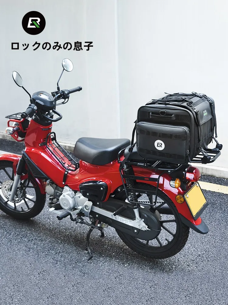 汎用バイクリアシートバッグ：65歳からのバイクライフに最適な収納解決策