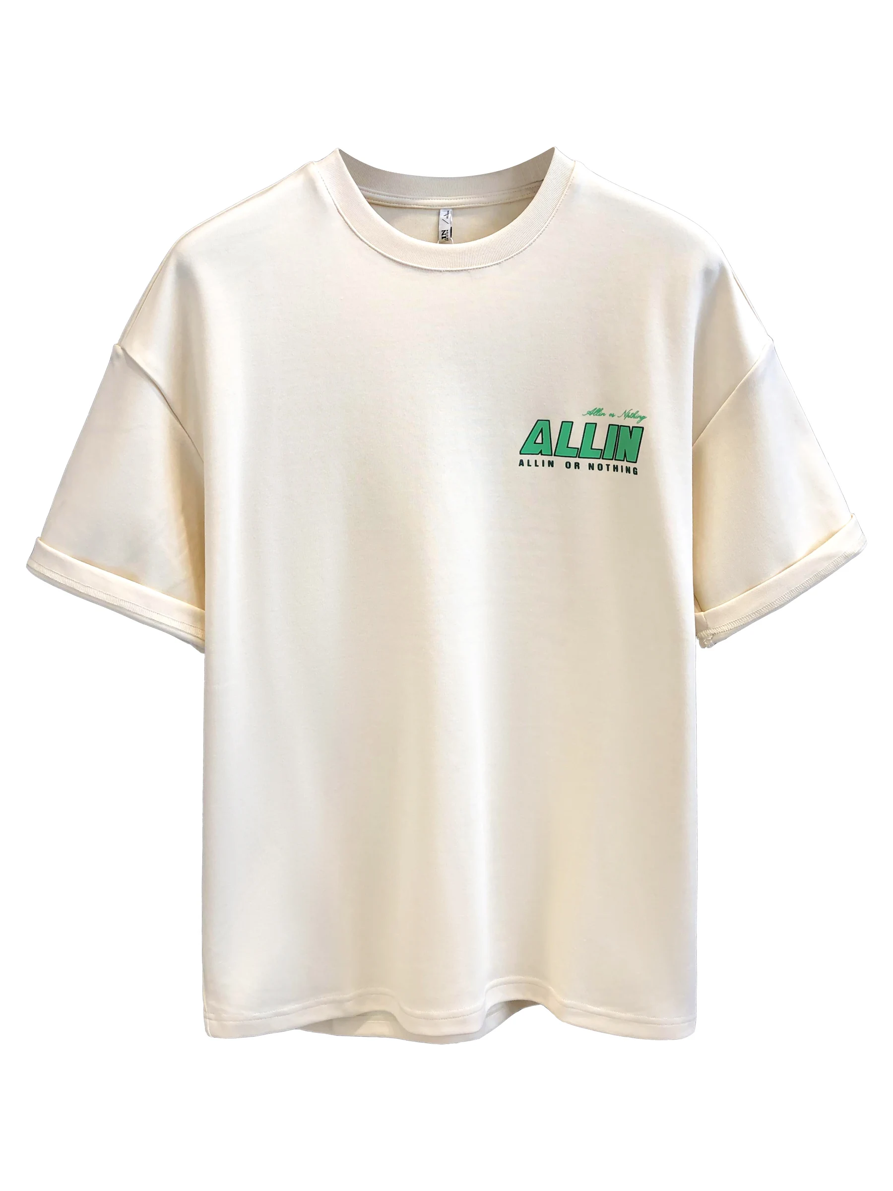 メンズ コーデの基本ルールとは？落肩Tシャツで自然なスタイルを実現