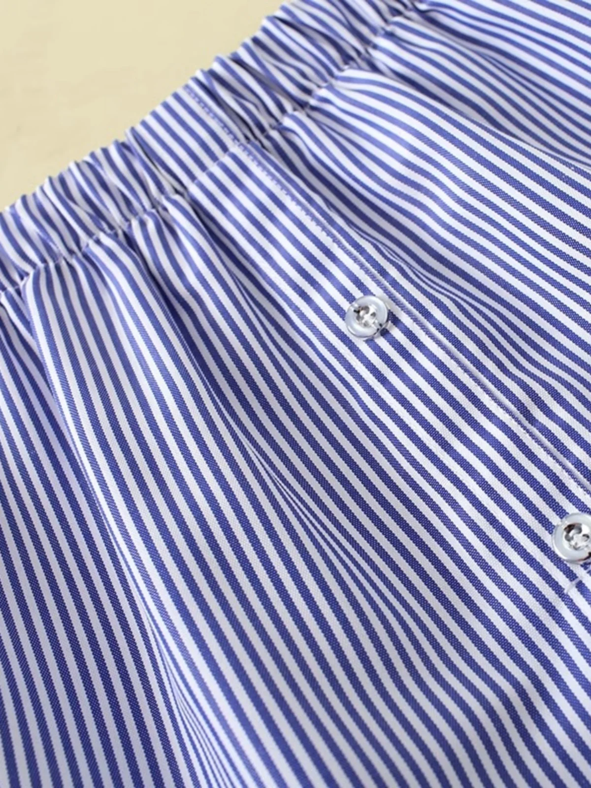 ウルフカットに合う服はどんなもの？通勤からデートまで使える1着の選び方