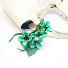 立体花柄デザインの真皮バッグチャーム【牛革製・多用途・女性用】