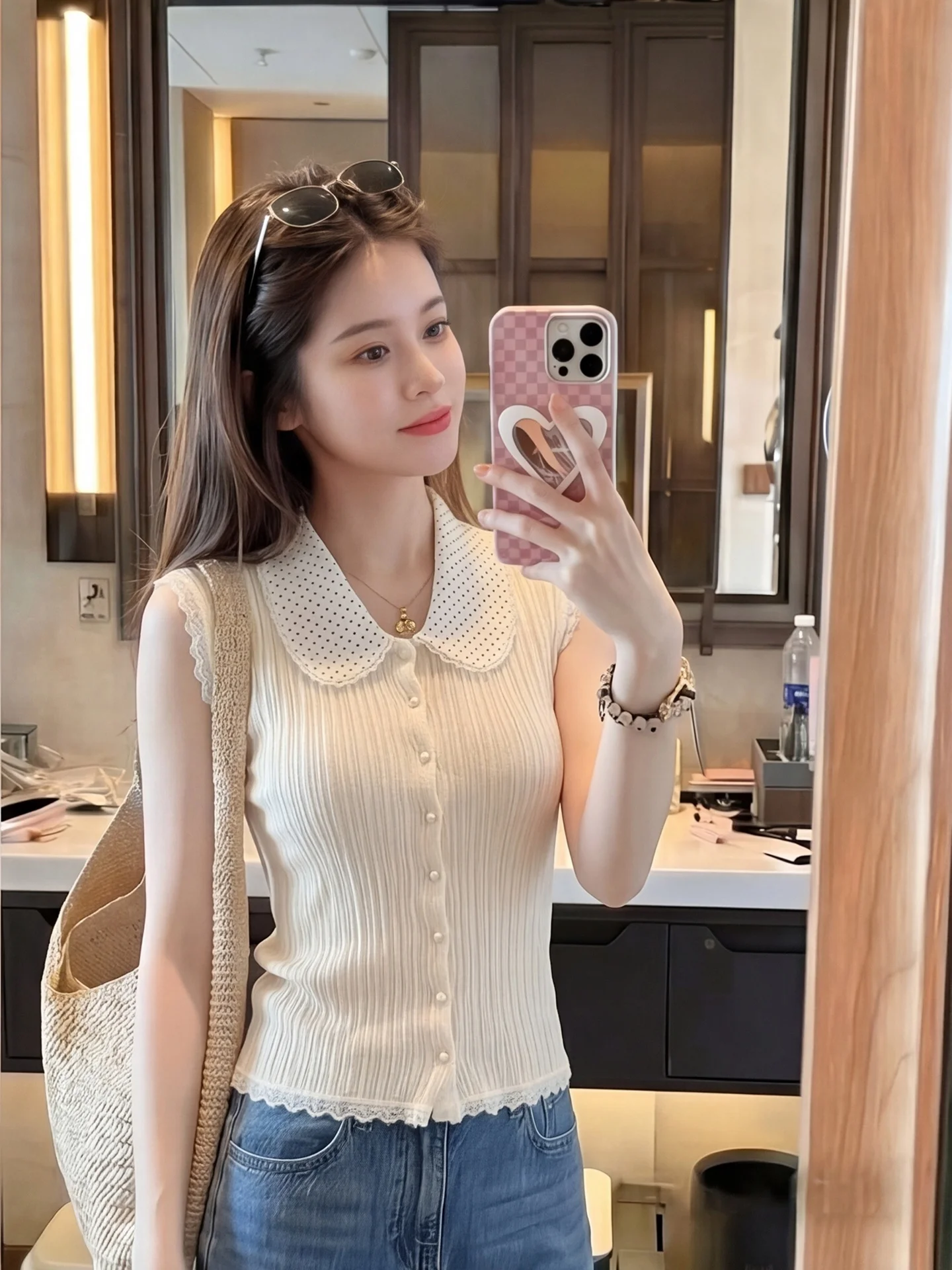 tシャツ 重ね着 レディース どうやって着る？蝶結びデザインのトップスが解決する夏の着こなしの悩み