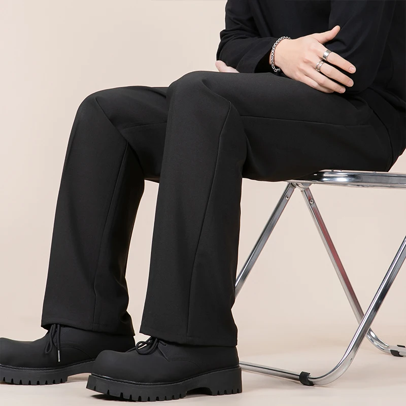 黒 メンズ パンツ どんなもの？カジュアルで高級感あるスタイルを実現する1本の秘密