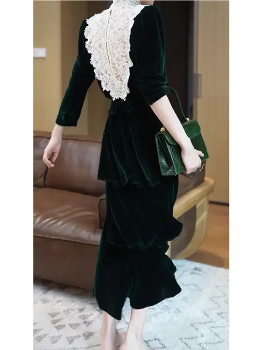 華やかなレース切り替えの宮廷風ヴィンテージデザイン 薄緑色のケーキドレス