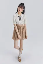 活発でクラシックな天丝シャツと天丝スカートパンツの組み合わせ（セットアップ対応）