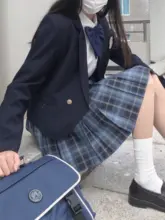ブラック コート レディース【秋冬用・短丈・長袖・学院風・バッジデザイン】