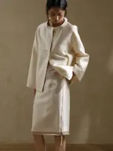 エlegantな秋のスタイル！シルクウールサテンコートとミニスカート（セットアップ対応）