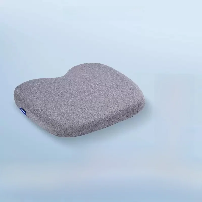床に座る姿勢を守るための防滑ジェルクッション｜RewoMax rwx041の実用性と人体工学的設計