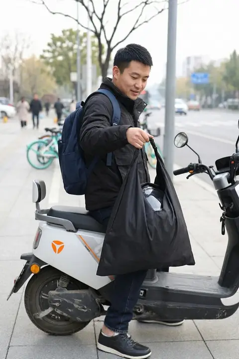 防水ヘルメット収納バッグ【牛津布製・盗難防止・バイク・電動自転車用】