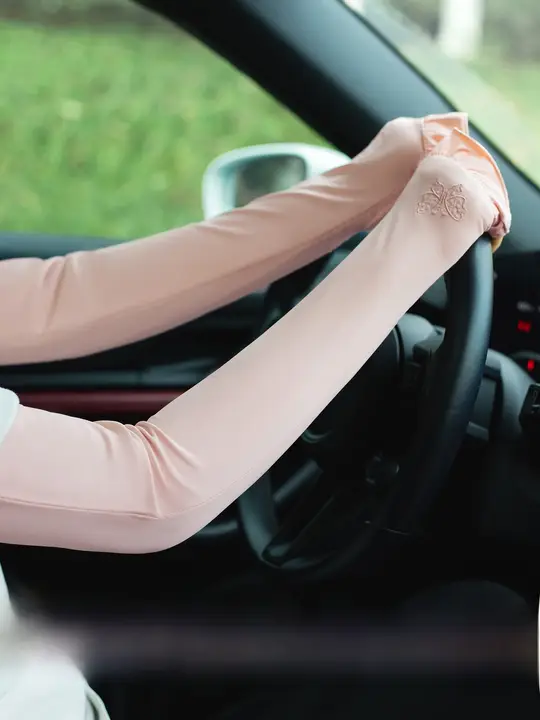 バタフライ刺繍の半指手袋【アウトドア・UVカット・薄手・通気性・自転車用】
