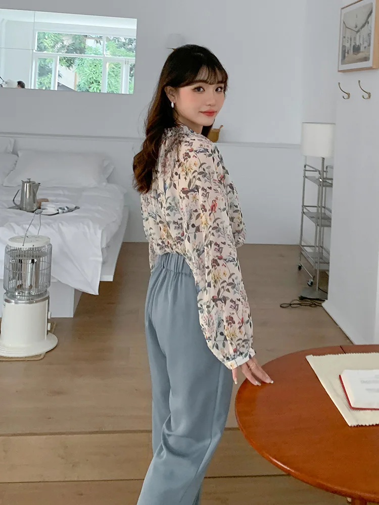 春コーデ レディースに最適な高腰リボン付きストレートパンツの選び方