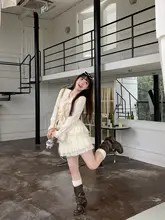 フレアスリーブシャツとレーススカートの春季新作コーディネート（セットアップ対応）