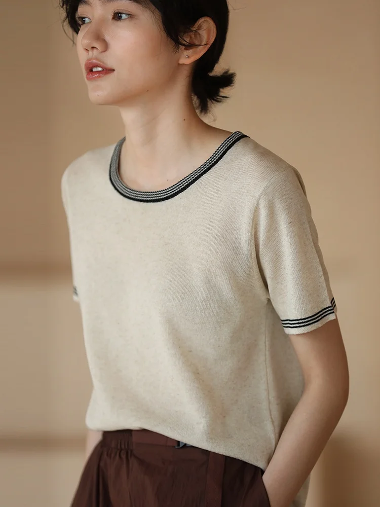 夏用Tシャツで通勤スタイルを軽くするには？リネン混合のニットTシャツがおすすめ！