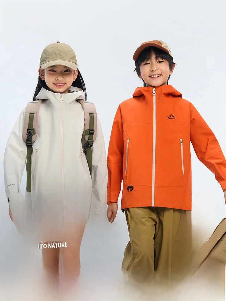 気温20度のとき、子どもにどんなパーカーを着せるべきか？