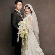 ヴィンテージ風の花飾り付きウェディングベール【フォト撮影用・エレガント・結婚式用】