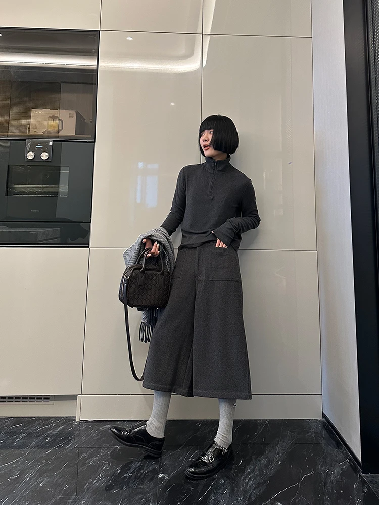 春秋用 スリムフィット ハーフジッパー立ち襟インナーシャツ：インナーとしての実用性と素材バランスの解析