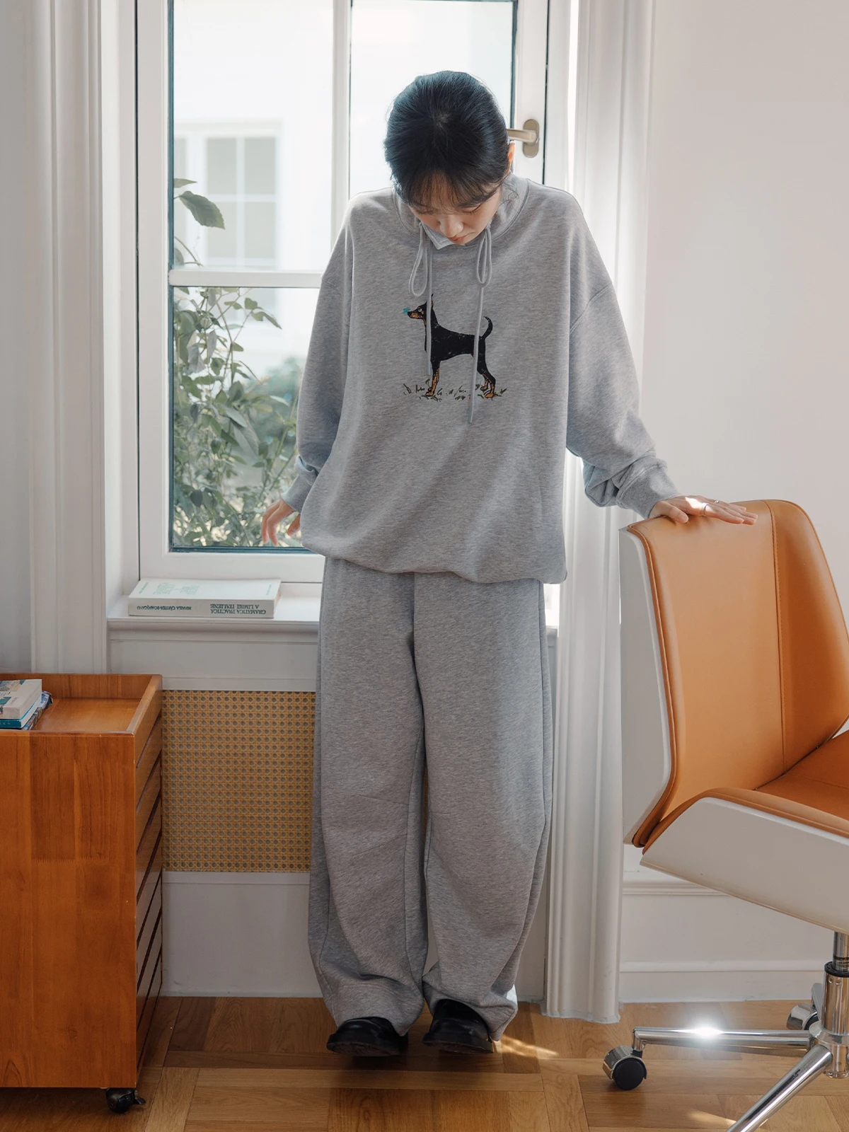 だぼっとしたズボンってどんなもの？ジャージみたいなズボンが夏っぽくなる理由とは？