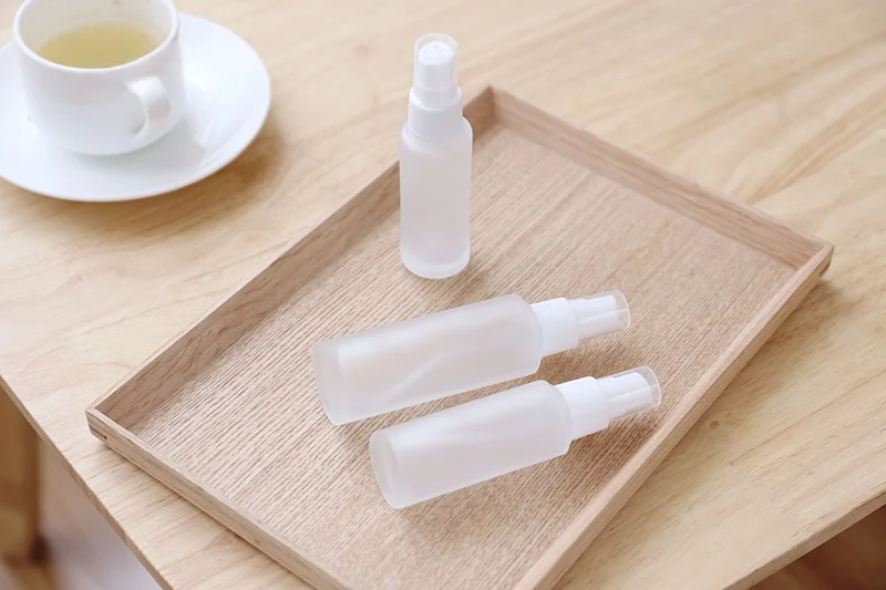 マットガラス製スプレーボトル：アルコール対応・細霧タイプ30ml・50mlの持ち運び実用性解析