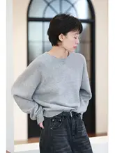 極上の柔らかさの山羊毛ニットセーター【ラウンドネック・ルーズフィット・厚手】