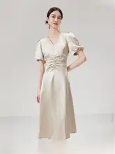 フレンチスタイルの優雅なVネックバブルスリーブドレス【醸酸サテン・フィット感】