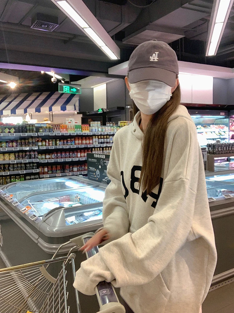 北海道の秋に着るパーカーは、どう選ぶ？