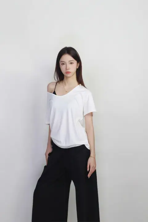 感のあるVネックTシャツ【伸縮性・シンプルデザイン・涼感素材・夏用】