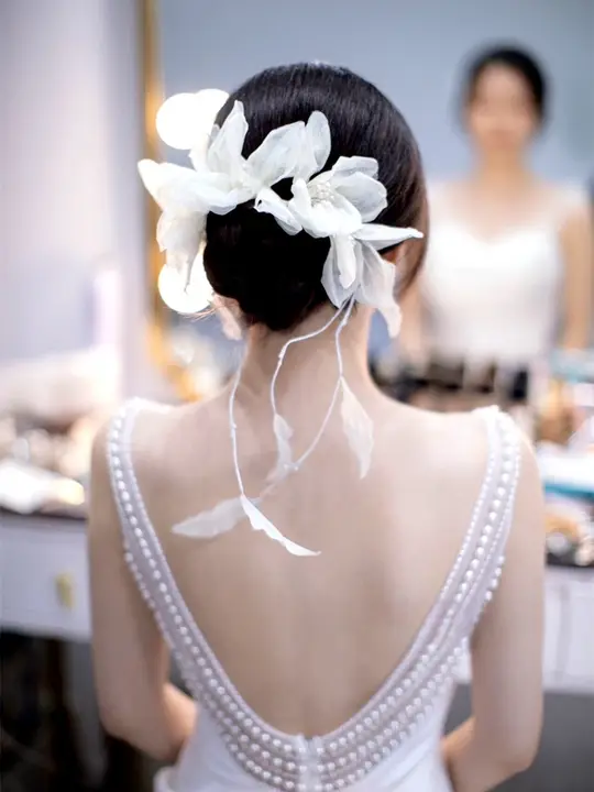 米白色の大きな手作り花のヘッドドレス【結婚式用・フォトシューティング対応】