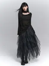 黒色の美しいラウンドネック長袖透かしシャツ【薄手・秋用】