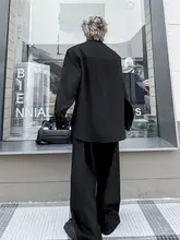 秋冬用の長袖シャツ【金属ディテール・クールなデザイン】とワイドレッグパンツ【スタイリッシュ・ハイエンド感】（セットアップ対応）