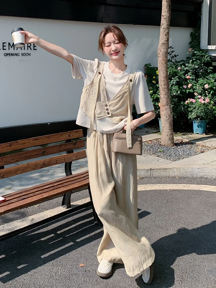 カジュアルガーリーに合うトップスとワイドパンツの組み合わせは？